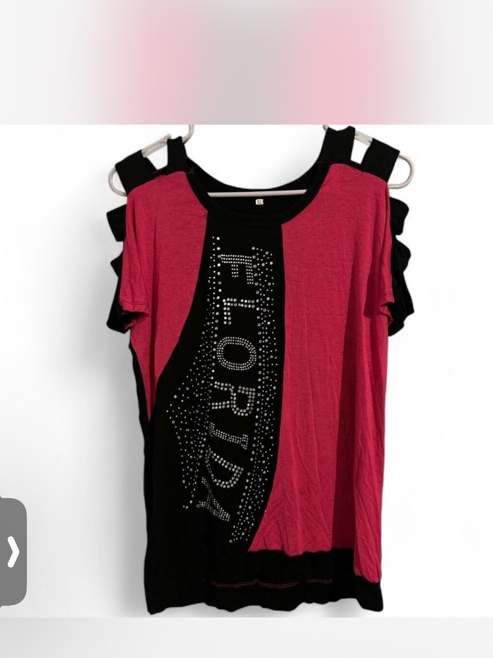 Cold-Shoulder Studded Graphic Tee in Magenta and Black